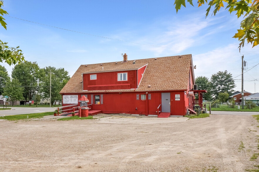 More Photos Of 6005 Marine City Hwy, Cottrellville Township Convenience Store For Sale
