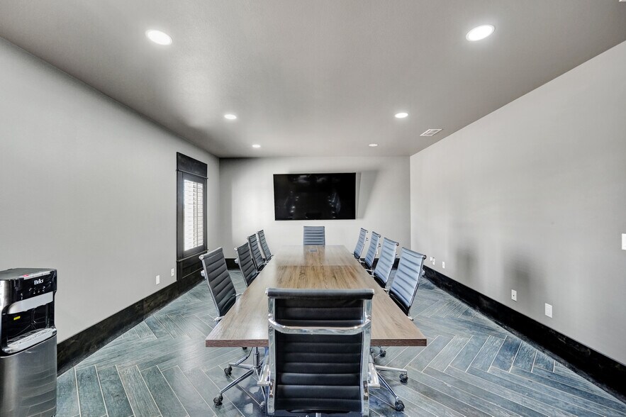 More Photos Of 9013 W County Road 160, Midland Showroom For Sale