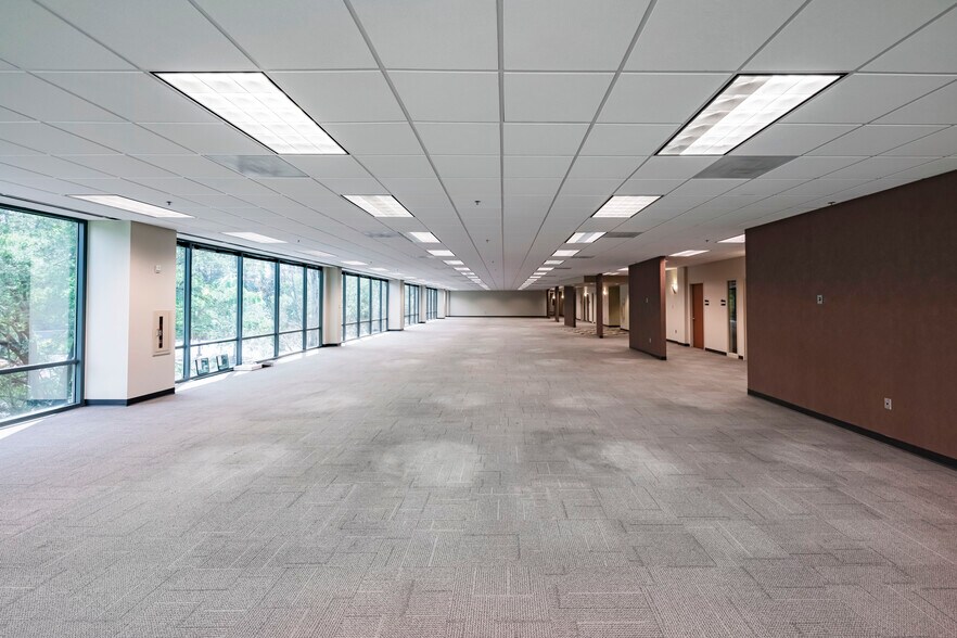 More Photos Of 1990 Vaughn Rd, Kennesaw Office For Lease