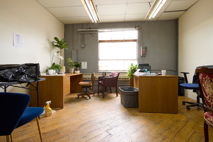 More Photos Of 51 Hayes Pl, Buffalo Industrial For Lease