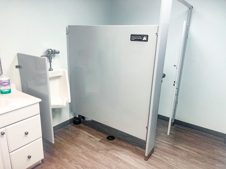 More Photos Of 1941 E 37th St, Odessa Office For Sale