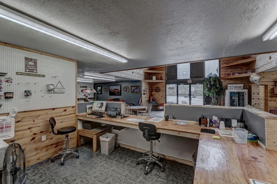 More Photos Of 1116 N 5th St, Custer Trailer Camper Park For Sale