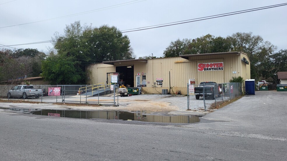 More Photos Of 144 Air Force St, Fort Walton Beach Warehouse For Lease