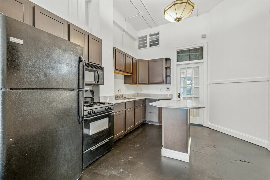 More Photos Of 111 E 16th St, Indianapolis Apartments For Lease