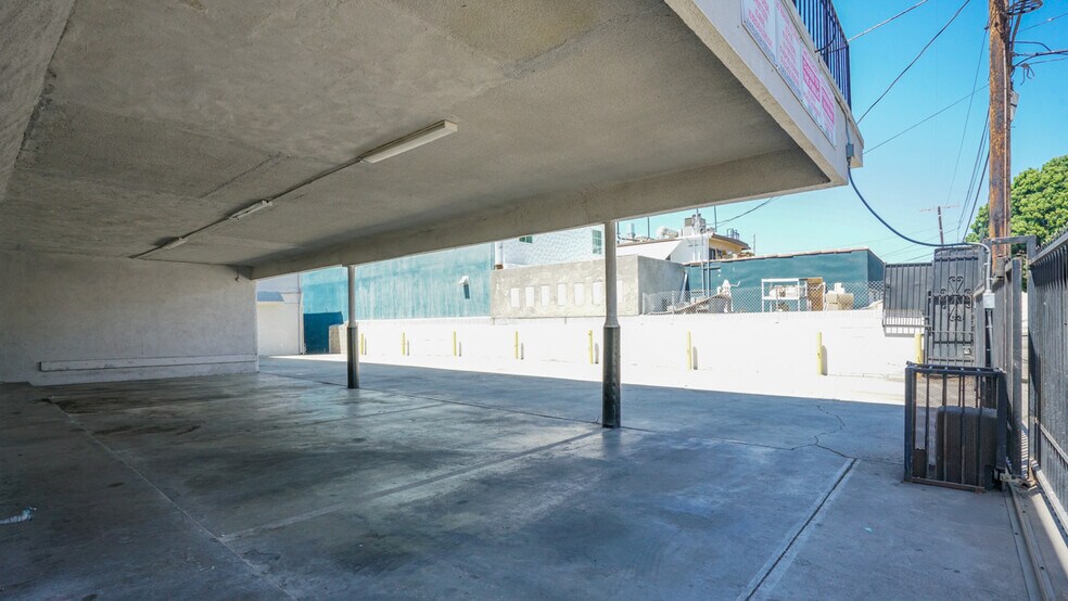 More Photos Of 4905 W Adams Blvd, Los Angeles Apartments For Sale