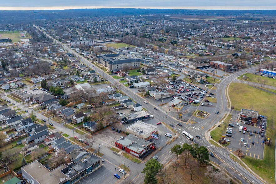 More Photos Of 231 St Paul St W, St Catharines General Retail For Sale