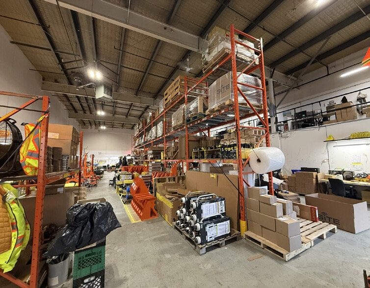 More Photos Of 20-24 Akerley Blvd, Dartmouth Distribution For Lease