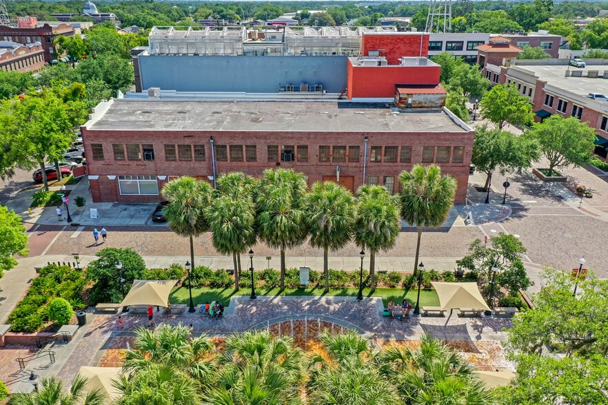 More Photos Of 162 W Plant St, Winter Garden General Retail For Lease