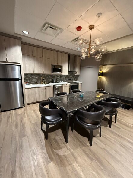 More Photos Of 4310 Roswell Rd NE, Atlanta Medical For Lease