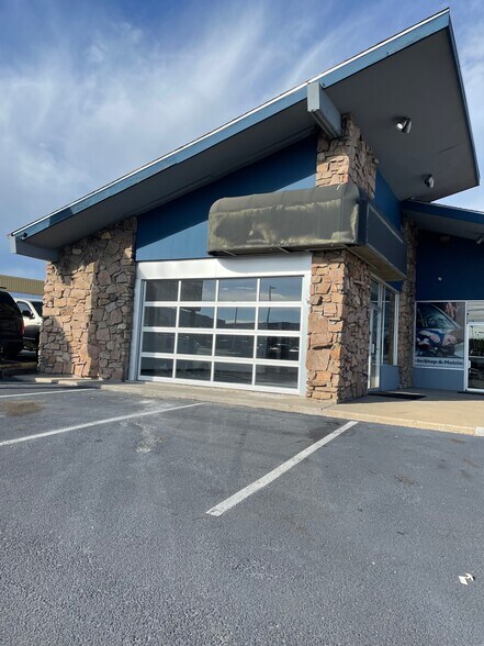 More Photos Of 5306 S Bannock St, Littleton Unknown For Lease