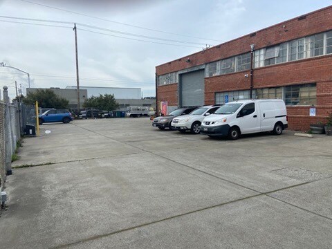 More Photos Of 3015 Adeline St, Oakland Light Distribution For Lease