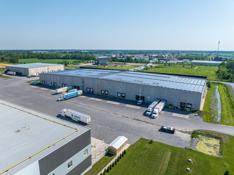 More Photos Of 238 Corduroy Rd, Russell Industrial For Lease