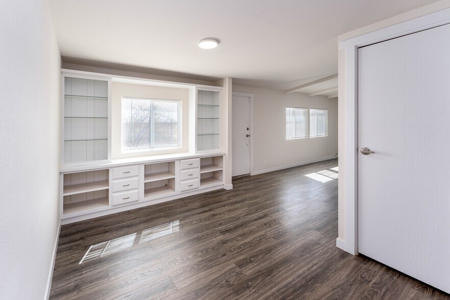 More Photos Of 17331 W Grand Ave, Surprise Office For Sale