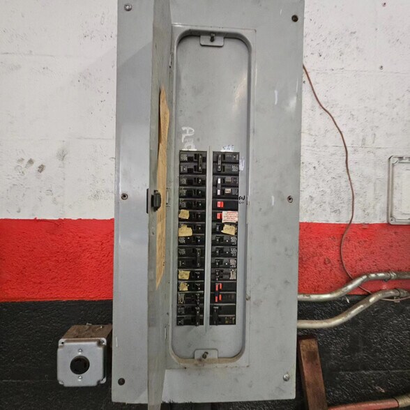 More Photos Of 10780 SW 190th St, Miami Auto Repair For Lease