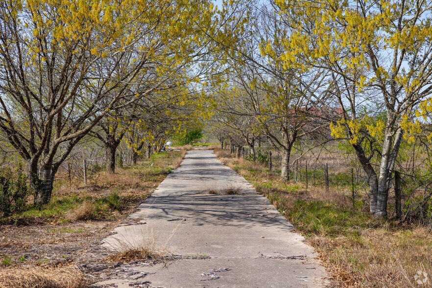 More Photos Of 2200 High Rd, Uhland Land For Sale