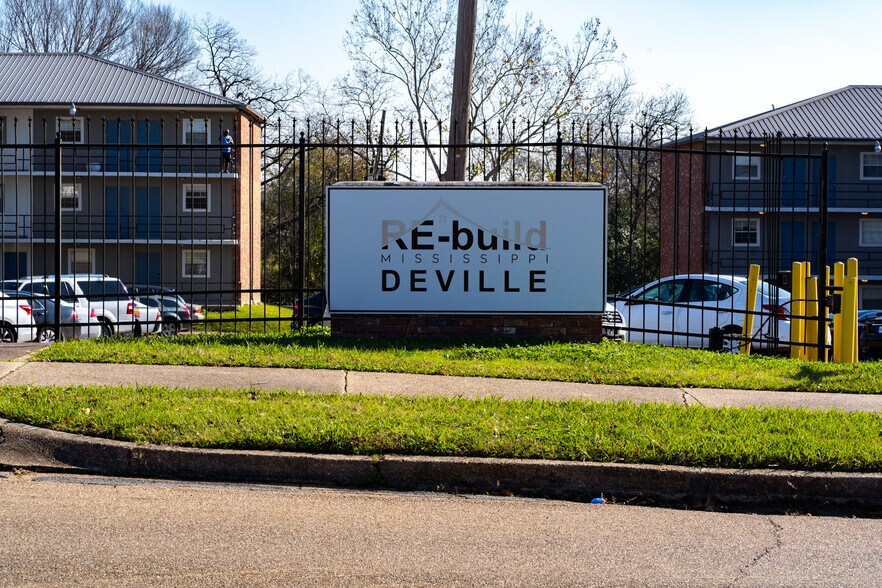 More Photos Of 700-712 N Jefferson St, Jackson Apartments For Sale