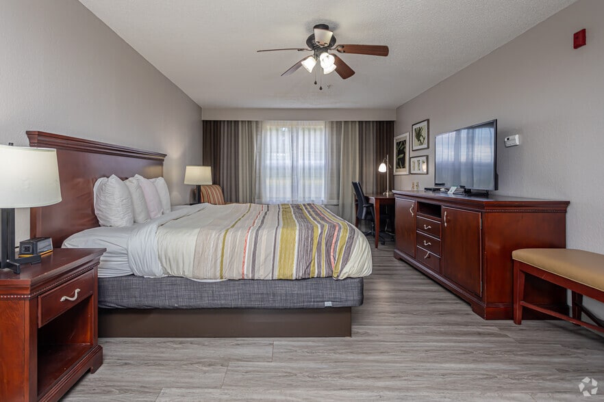 More Photos Of 13900 Wilfred Seymour Rd, Ocean Springs Hotel For Sale
