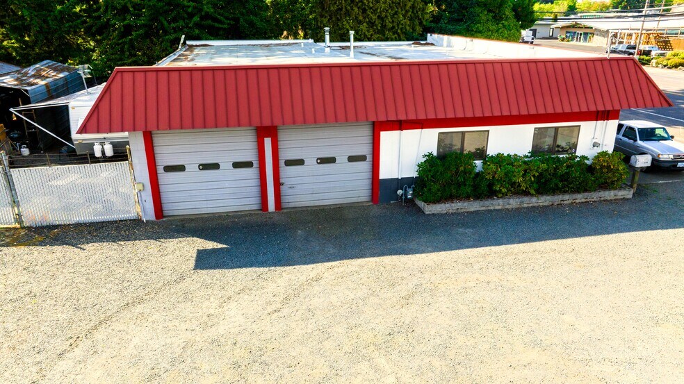 More Photos Of 5047 Main St, Springfield Auto Repair For Sale