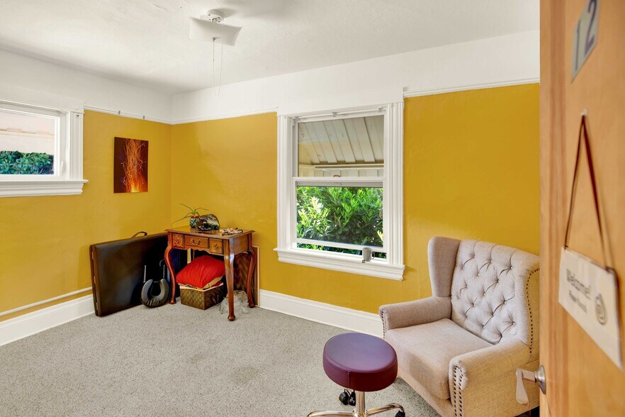 More Photos Of 1016 SE 12th Ave, Portland Office For Sale