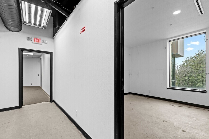 More Photos Of 9036 Winnetka Ave, Northridge Loft Creative Space For Lease