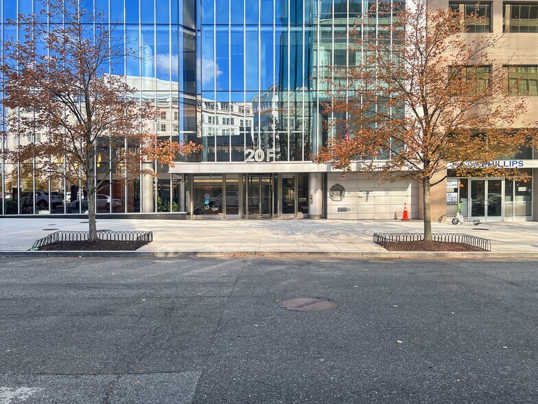 More Photos Of 20 F St NW, Washington Coworking Space