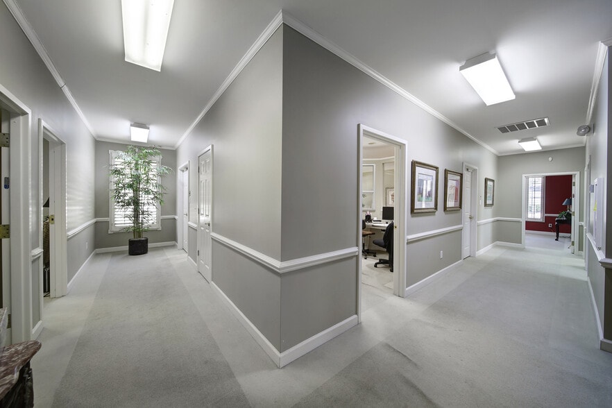 More Photos Of 312 N Main St, Lancaster Office For Lease