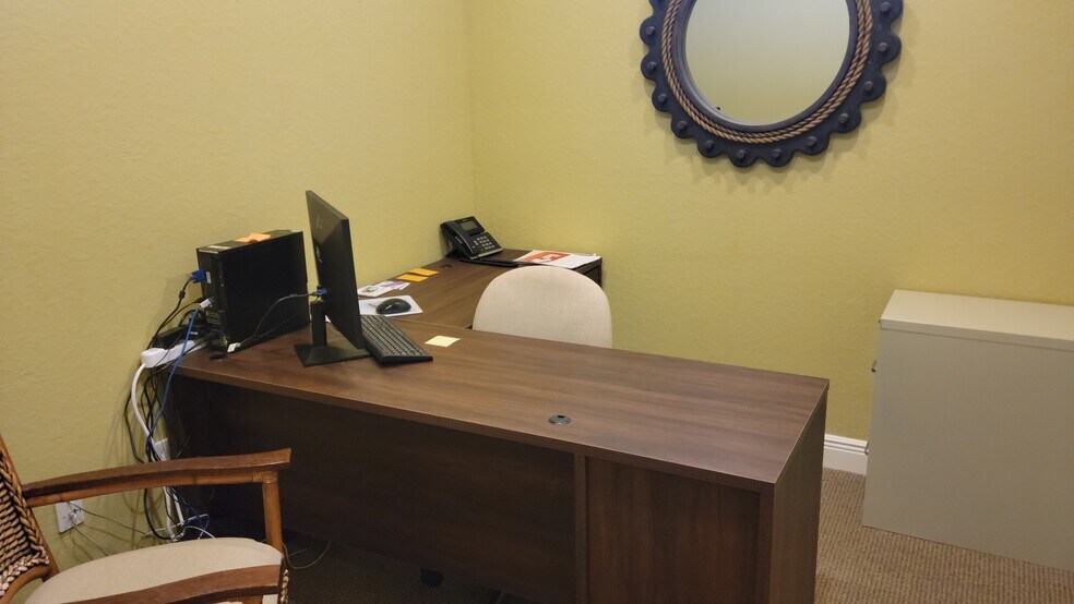 More Photos Of 473 S Indiana Ave, Englewood Coworking Space