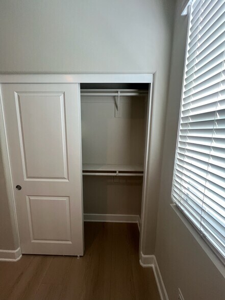 More Photos Of 3005 Cochran St, Simi Valley Specialty For Lease