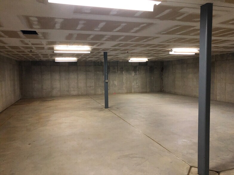 More Photos Of 21101 E State Route 78, Independence Light Distribution For Lease