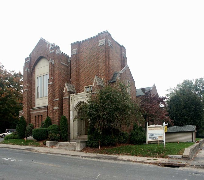 More Photos Of 1068 W Main St, Waterbury Office For Sale