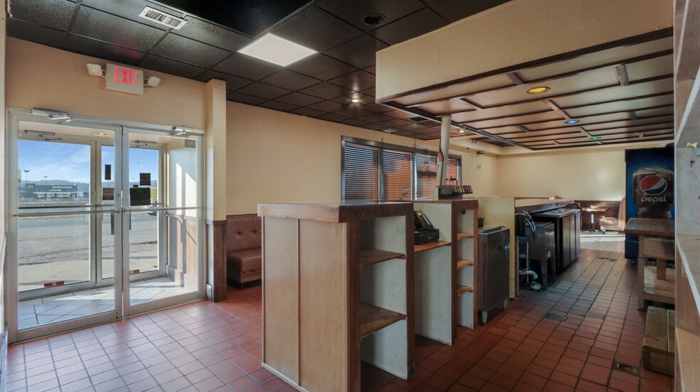 More Photos Of 6220 Texaco Dr, Eau Claire Restaurant For Sale