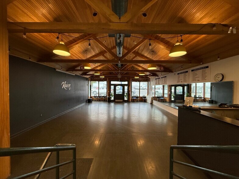 More Photos Of 120 W Boylston St, Worcester Freestanding For Sale