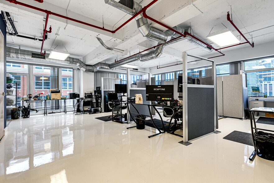 More Photos Of 14 NE 1st Ave, Miami Office For Sale