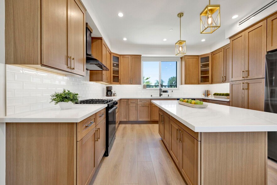 More Photos Of 7410 Denny Ave, Sun Valley Healthcare For Sale