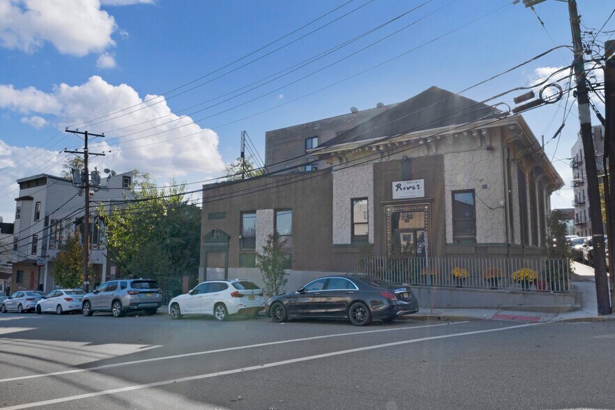 More Photos Of 24-32 Dempsey, Edgewater Office For Sale