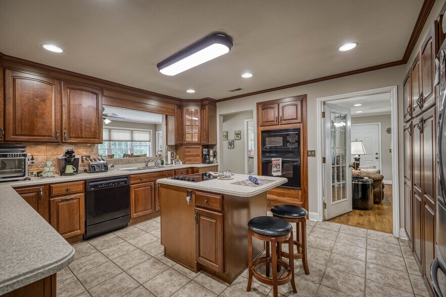 More Photos Of 200 Little Acres Dr, Marion Specialty For Sale