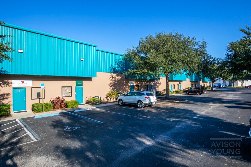 More Photos Of 3506 St. Valentine Way, Orlando Warehouse For Lease