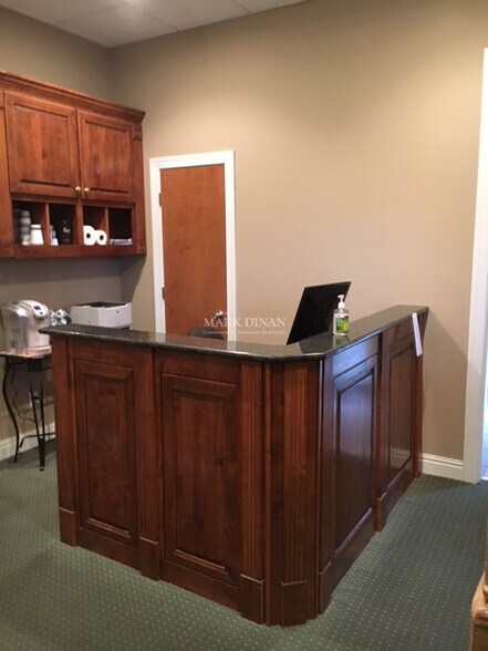 More Photos Of 2224 Cahaba Valley Dr, Birmingham Office For Lease