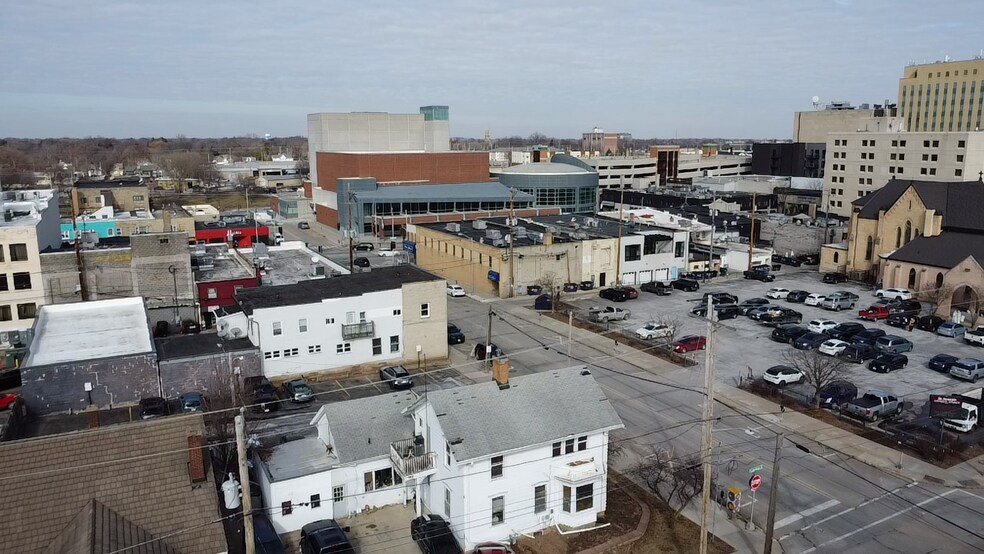 More Photos Of 201 S Walnut St, Appleton Storefront Retail Residential For Sale
