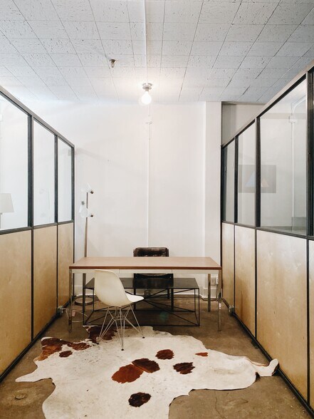 More Photos Of 1300 S Polk St, Dallas Light Manufacturing For Lease