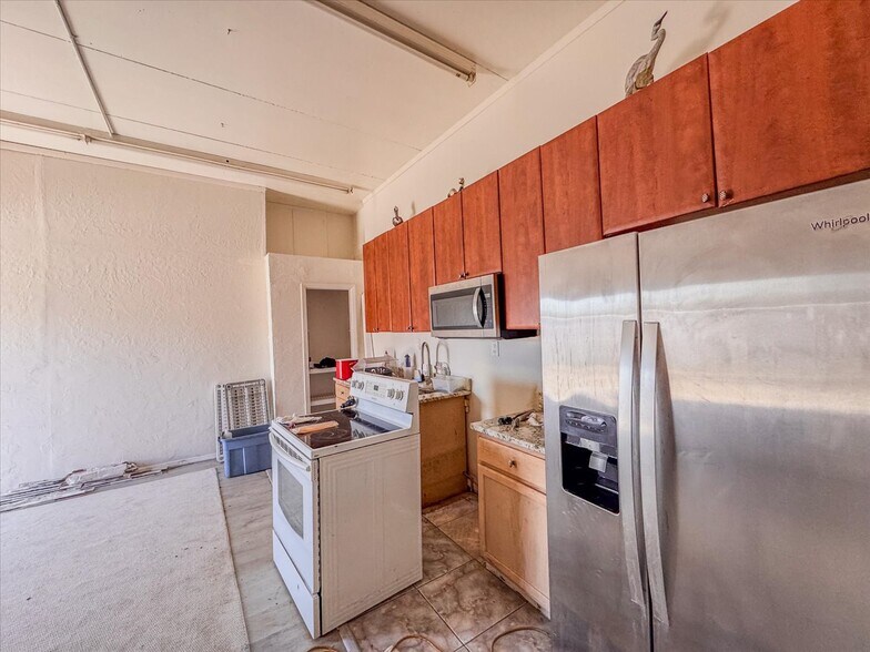 More Photos Of 17671-17681 San Carlos Blvd, Fort Myers Marina For Sale