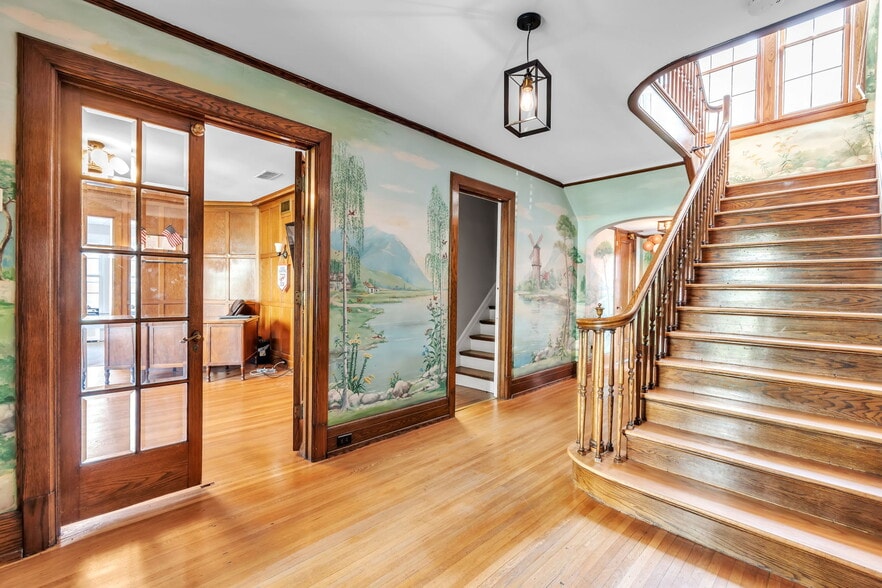 More Photos Of 2740 Main St, Buffalo Office Residential For Sale