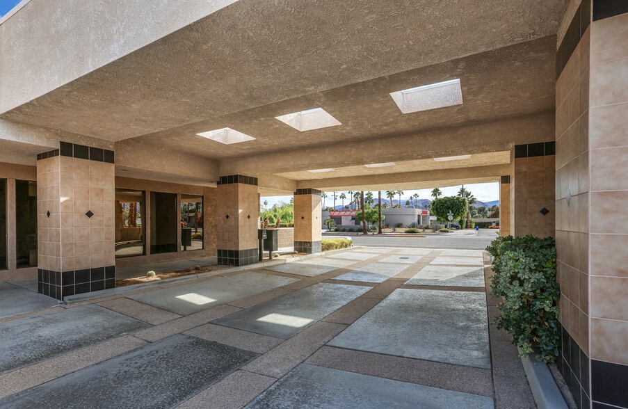 More Photos Of 2100 E Tahquitz Canyon Way, Palm Springs Medical For Lease