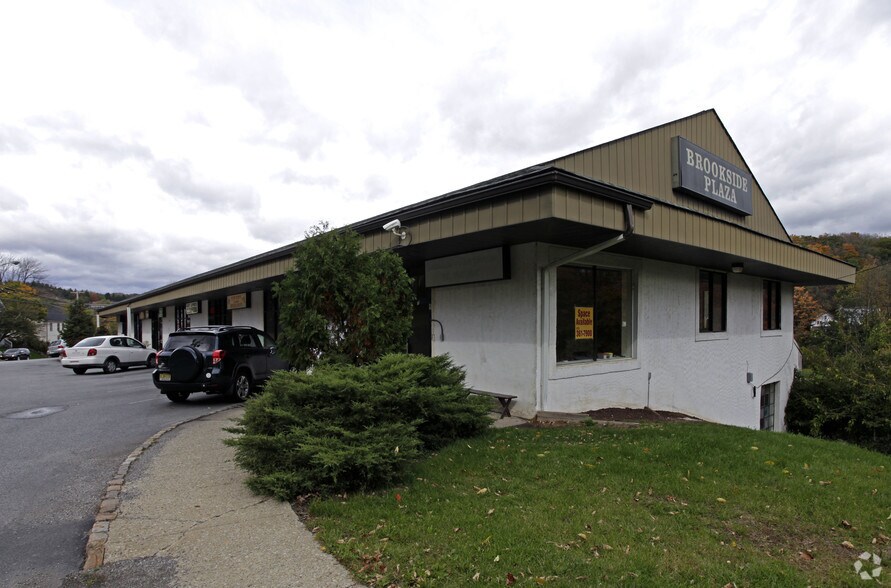 More Photos Of 55 Mill St, Newton Storefront Retail Office For Lease
