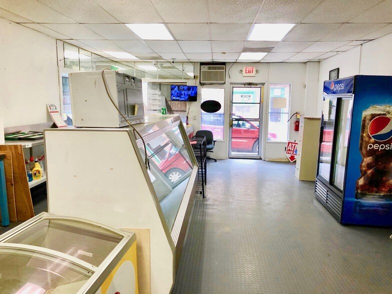 More Photos Of 942 Market St, Marcus Hook Storefront Retail Residential For Sale