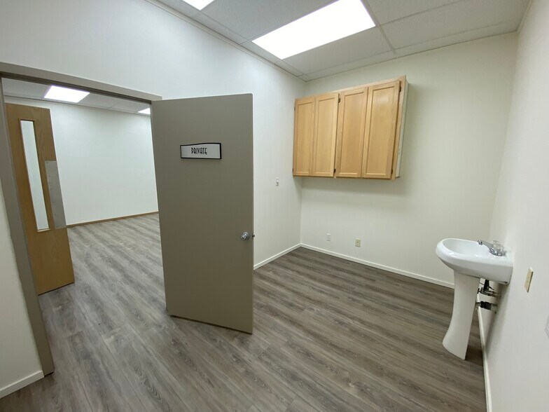 More Photos Of 12911 SE Kent Kangley Rd, Kent Medical For Lease