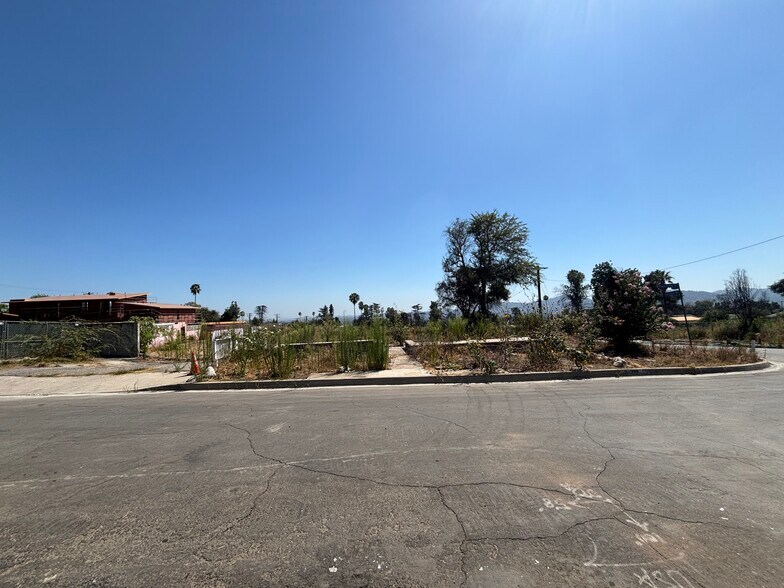 More Photos Of 298 E Poppyfields Dr, Altadena Land For Sale
