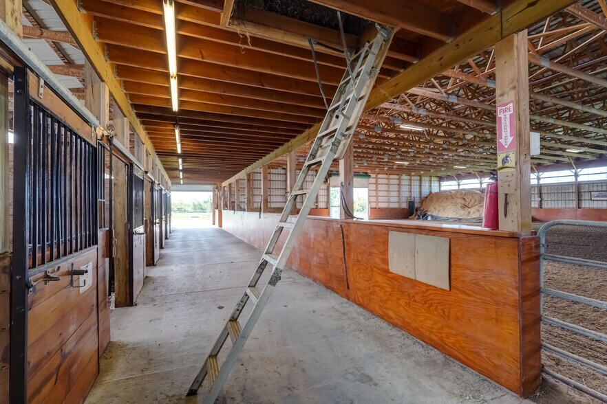 More Photos Of 1262 Fitzpatrick Rd, Auburn Specialty For Sale