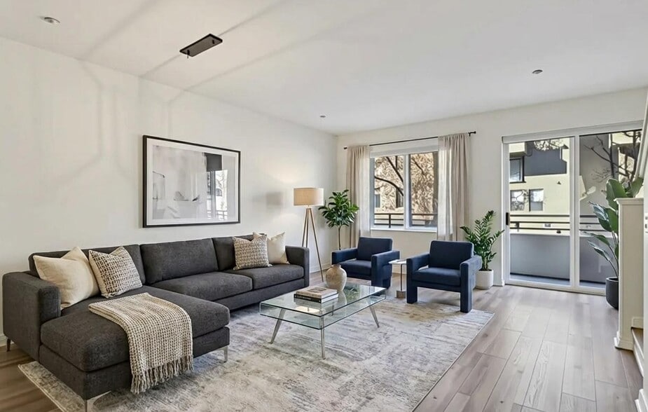 More Photos Of 1501 India St, San Diego Apartments For Sale