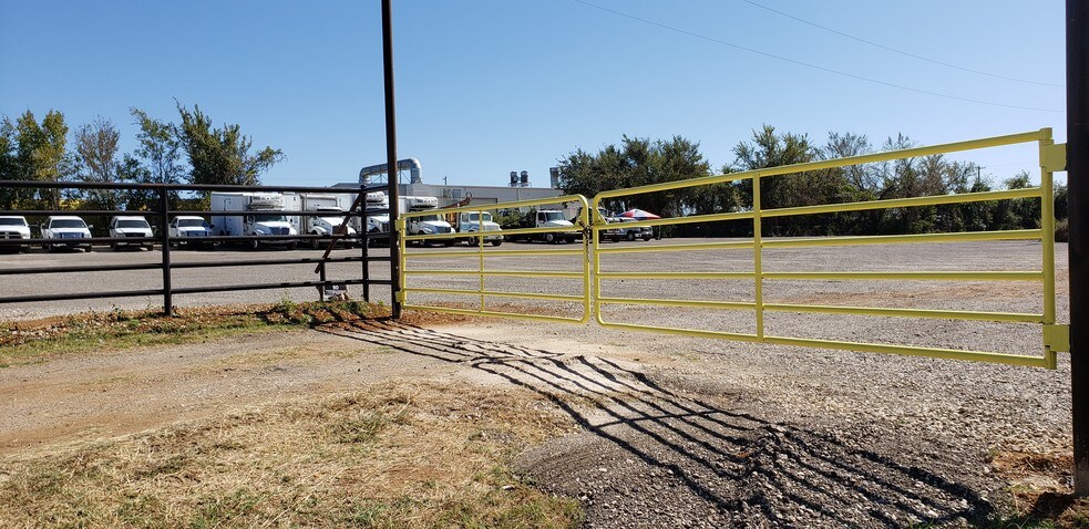 More Photos Of 8010 Rendon Bloodworth Rd, Mansfield Land For Lease